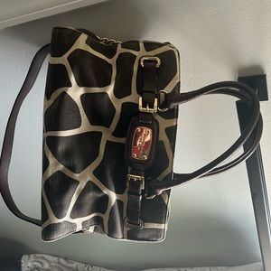 Michael kors giraffe print hand bag